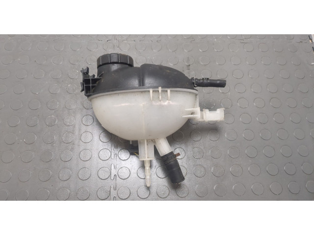 Бачок расширительный  Mercedes C W204 2006-2015    