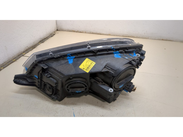 Фара передняя  Skoda Yeti 2013-2018 правая 