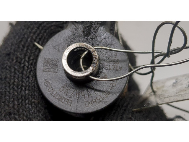 Форсунка топливная Dacia Sandero 2013-2020 166008399R, 166007238R