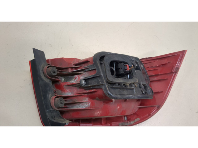 Задний фонарь          