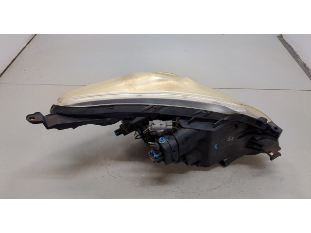 Фара передняя  Toyota Urban Cruiser левая 