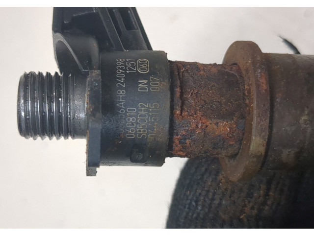 Форсунка топливная  Renault Trafic 2001-2014    7701476567     