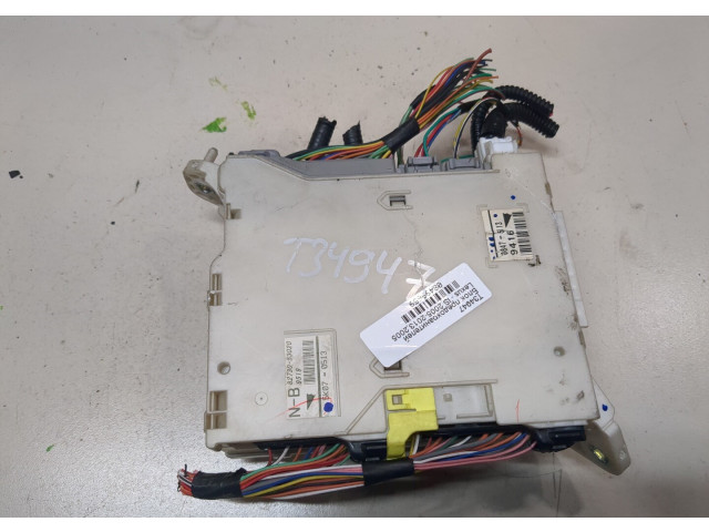 Блок предохранителей Lexus IS 2005-2013 8273053120, 8273053020 2.2