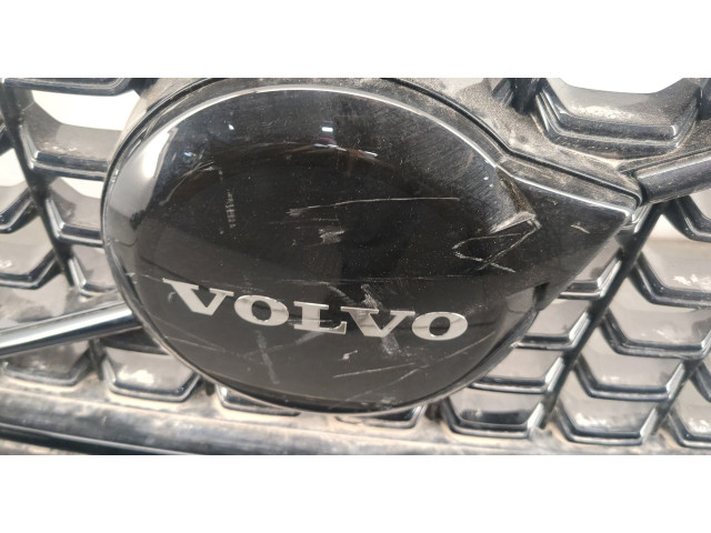 Бампер Volvo XC40 передний