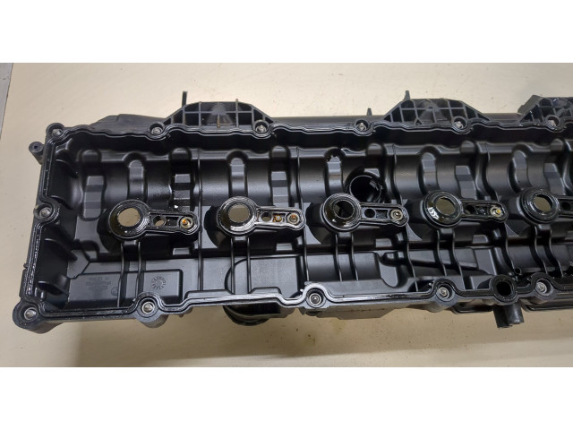 Клапанная крышка двигателя ДВС BMW 5 G30, G31 2016-2024