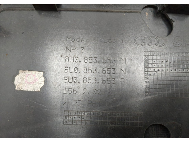 Решетка радиатора Audi Q3 2011-2018 8U0853651AA