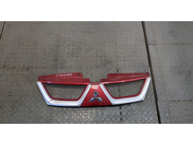 Решетка радиатора  Mitsubishi Outlander XL 2006-2012           2.2 