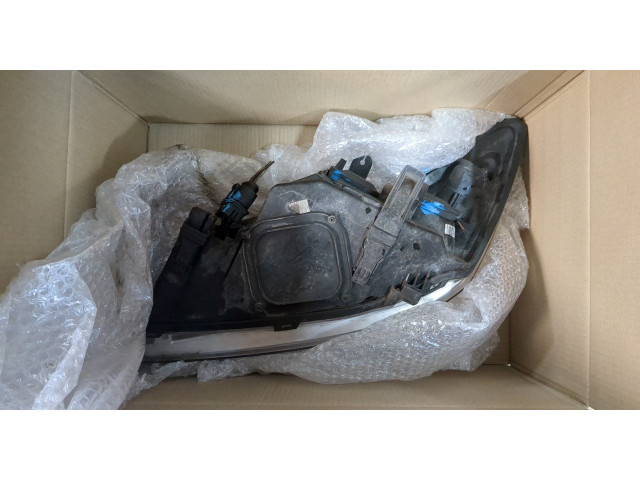 Фара передняя  Ford Focus 2 2008-2011 правая 