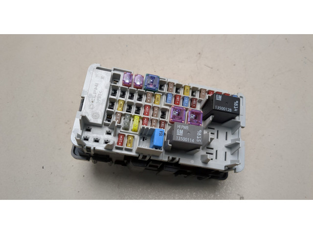 Блок предохранителей GMC Terrain 2017-2024 35048788