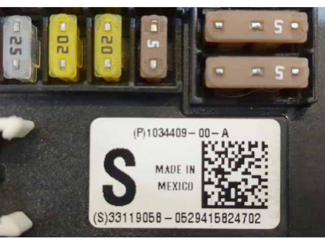 Блок предохранителей Tesla Model S 103440900A