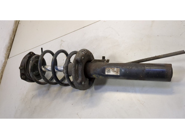 Стойка амортизатора Audi Q3 2011-2018 5N0413031AE, 5N0411105AK