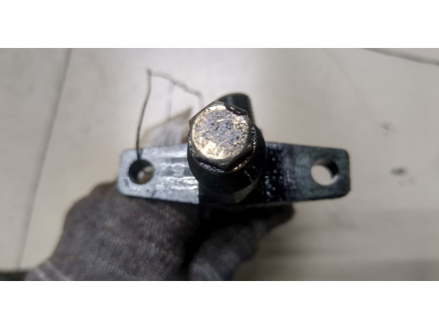 Форсунка топливная Mitsubishi Pajero / Montero 2000-2006