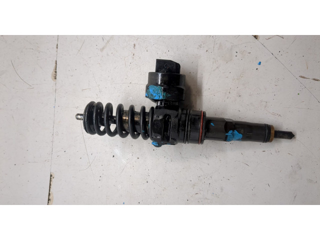 Форсунка топливная  Skoda Fabia 1999-2007    038130073AJ, 038130079CX     