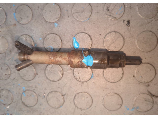 Форсунка топливная Seat Inca 028130202R