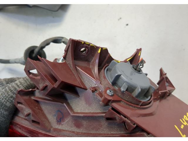 Задний фонарь          