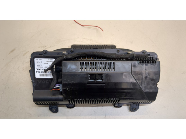 Панель приборов  Volvo XC40            