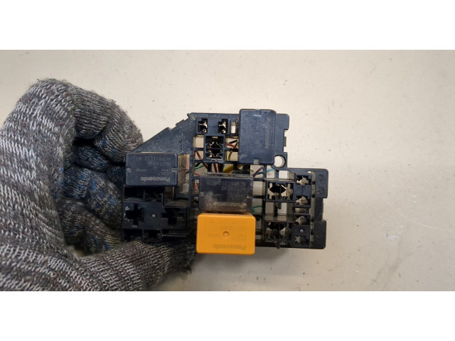 Блок реле Mitsubishi Eclipse Cross 2017-