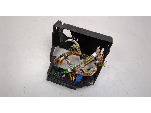 Блок предохранителей  Peugeot 406 1999-2004         