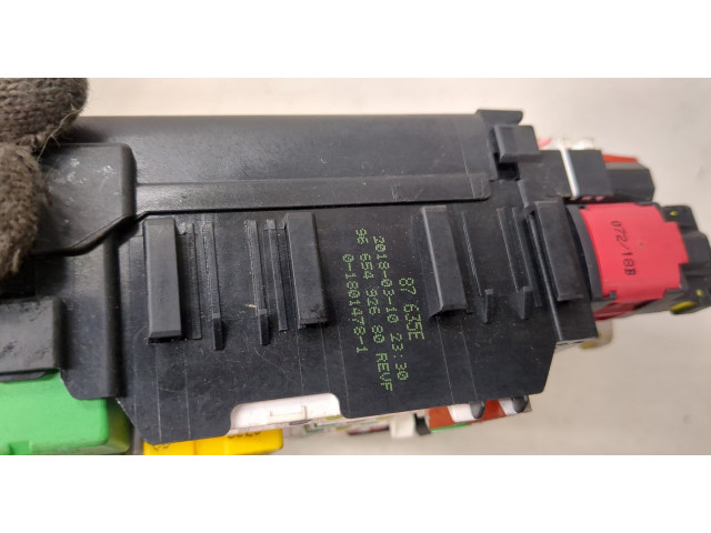 Блок предохранителей  Peugeot 5008 2017-2020      9665492680   