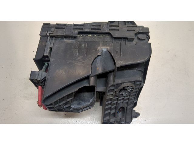 Блок предохранителей  Opel Antara         