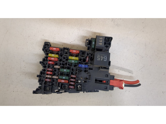 Блок предохранителей Skoda Octavia (A7) 2017-2021 5Q0937615C