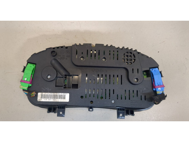 Панель приборов Volkswagen Golf 4 1997-2005 1J0920821X