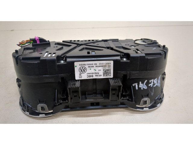 Панель приборов Volkswagen Polo 2014-