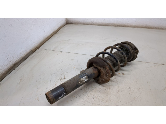 Стойка амортизатора Audi Q3 2011-2018 5N0413031AE, 5N0411105AK