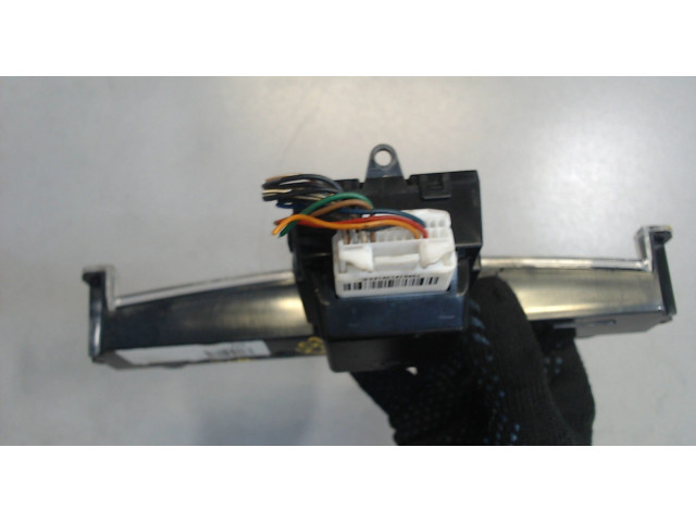 Дисплей бортового компьютера  SsangYong Rexton 2007-2012 8570008B40        