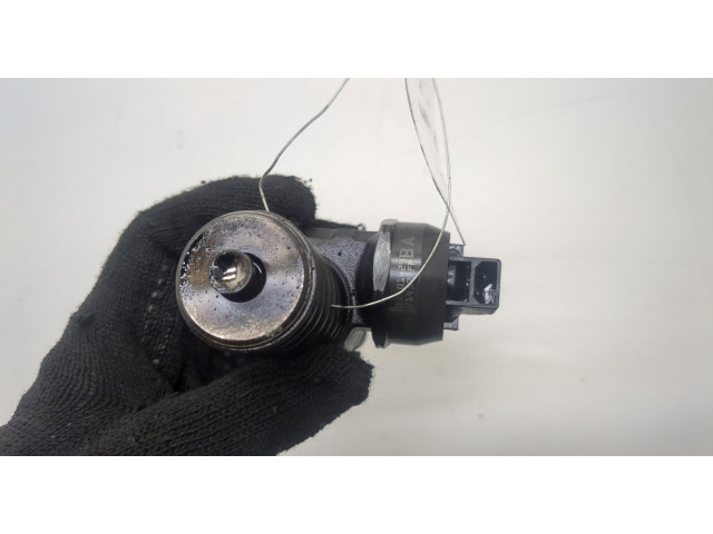Форсунка топливная  Volkswagen Golf 5 2003-2009    038130073AG     