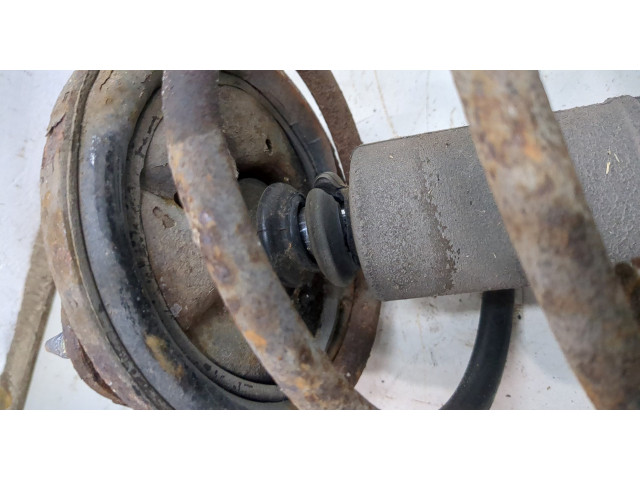 Стойка амортизатора  Mitsubishi Space Star 1998-2006 MR913131, MR913024     