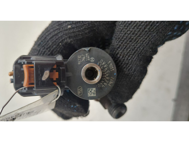 Форсунка топливная Peugeot 2008 2013-2019 9828959880