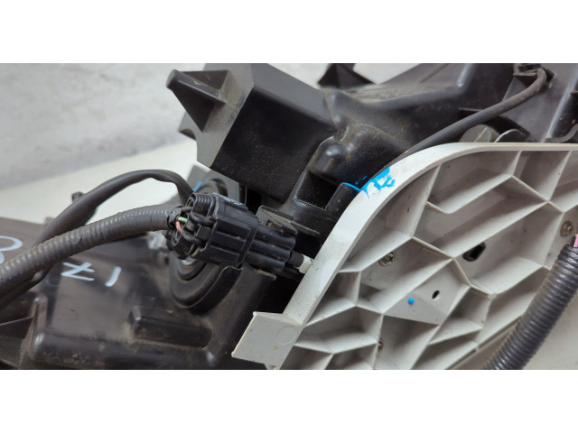 Фара передняя Nissan Pathfinder 2012-2020 левая