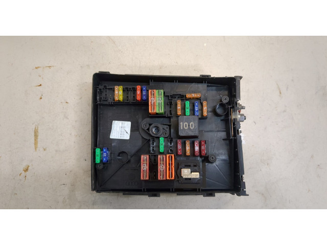 Блок предохранителей  Skoda Yeti 2009-2018      1K0937125D   