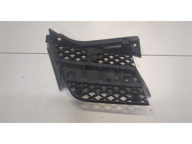 Решетка радиатора Mitsubishi Outlander 2003-2009 MN150679