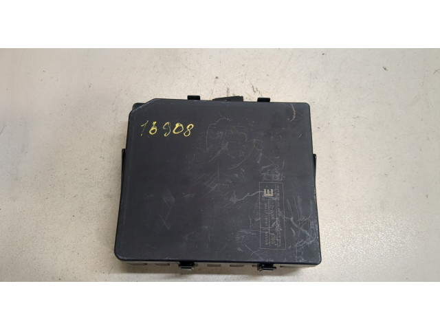 Блок предохранителей Nissan Pathfinder 2004-2014 284B7ZE03B