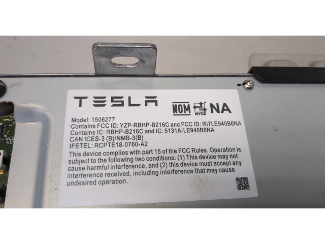 Блок управления бортовым компьютером Tesla Model Y