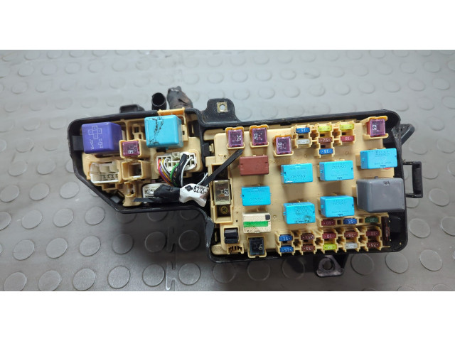 Блок предохранителей  Toyota Celica 1999-2005         