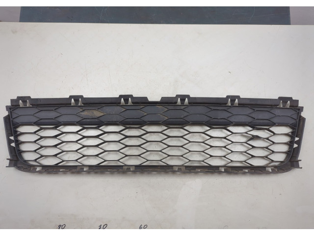 Решетка радиатора  Ford Explorer 2015-2019          fb5317k945