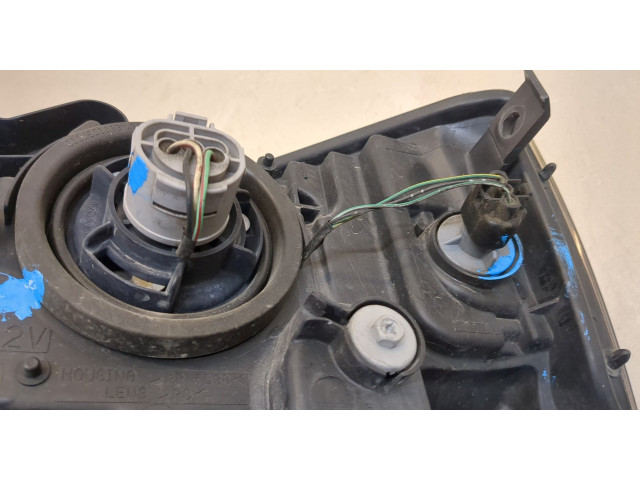 Фара передняя Mitsubishi Endeavor 2003-2011 правая