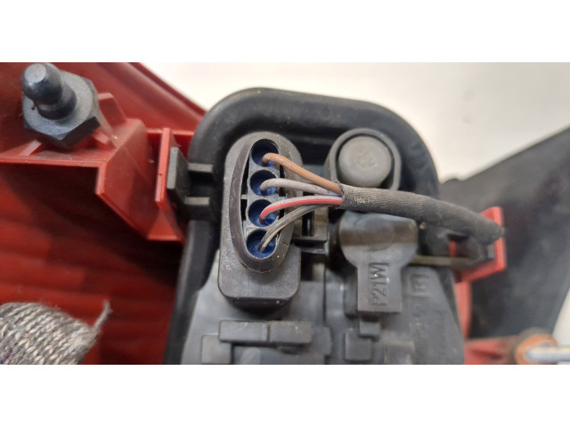 Задний фонарь          