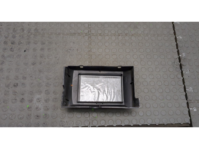 Крышка блока предохранителей  Chevrolet Tahoe 2006-2014         