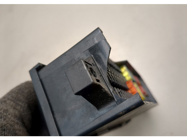 Блок предохранителей Volkswagen Golf Plus