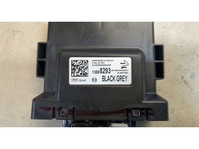 Блок комфорта  Chevrolet Camaro 2018-      13598293  