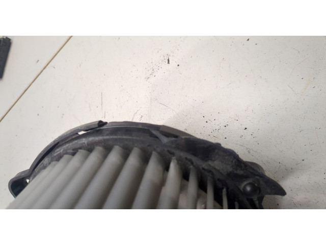 Моторчик печки  Volvo S40 / V40 1995-2004 0130111213, mf0160700630    0130111213, mf0160700630   