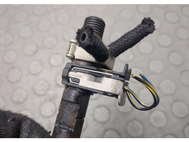 Форсунка топливная  Mercedes C W204 2006-2015    A6460700987, EJBR04201D     