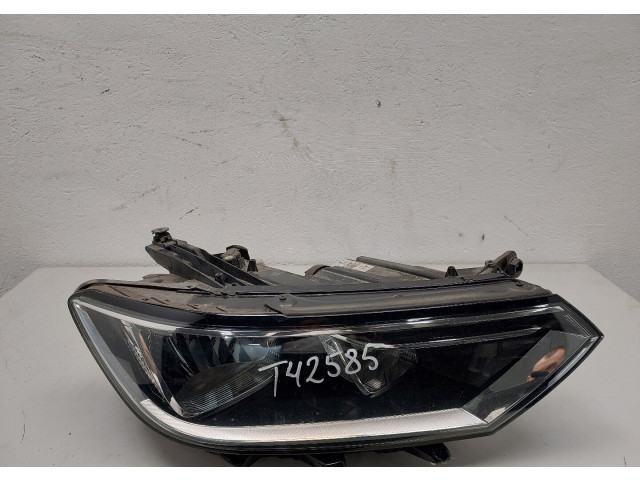 Фара передняя  Volkswagen Passat 8 2015- правая 