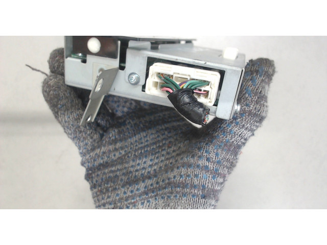 Дисплей бортового компьютера Nissan Elgrand 1997-2002 28520ve010