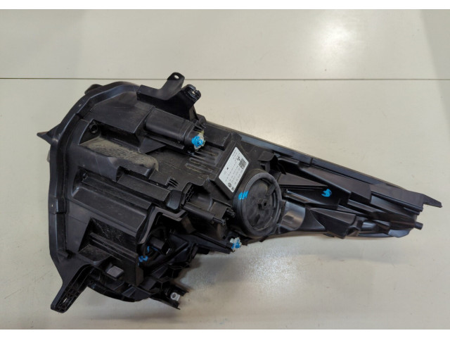 Фара передняя Cadillac XT5 2016-2019 правая