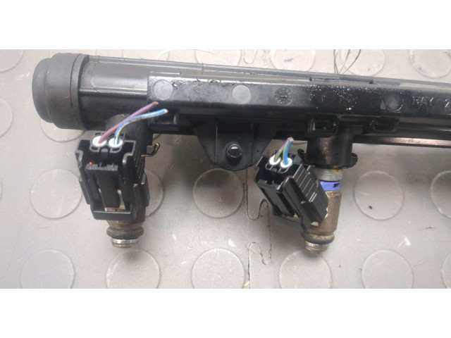 Форсунка топливная Skoda Fabia 2007-2014 036906031AH, 036133320C